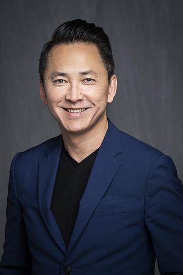 formal headshot of Viet